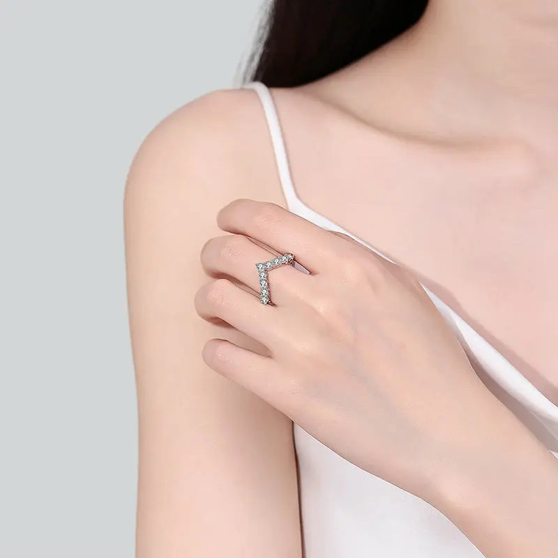 925 Sterling Silver Moissanite V Shape Ring Trendsi