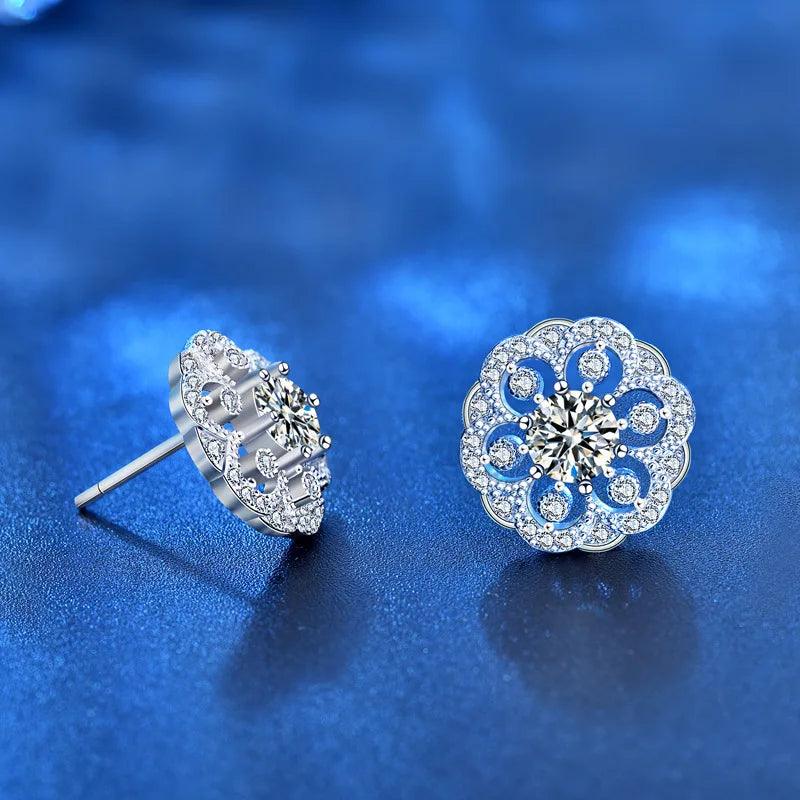 Fine 925 Sterling Silver Stud Earrings Women Personality Exquisite Flower Round 0.5 Ct Moissanite Earrings