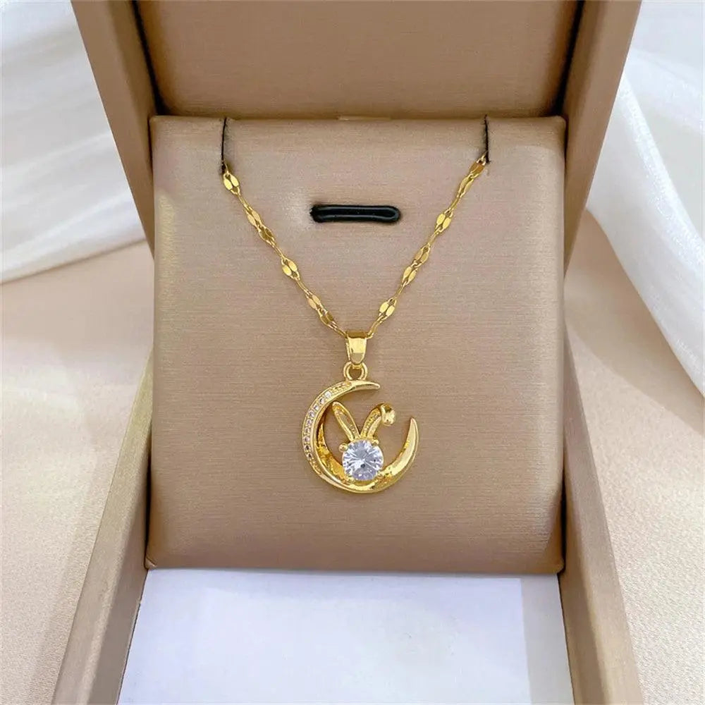 Luxury Crescent Moon Zircon Necklace TETAEA