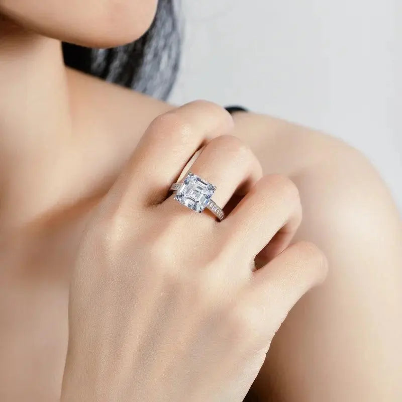 Luxury Elagant 4.5ct Round Moissanite Stone Ring in 925 Sterling Silver TETAEA