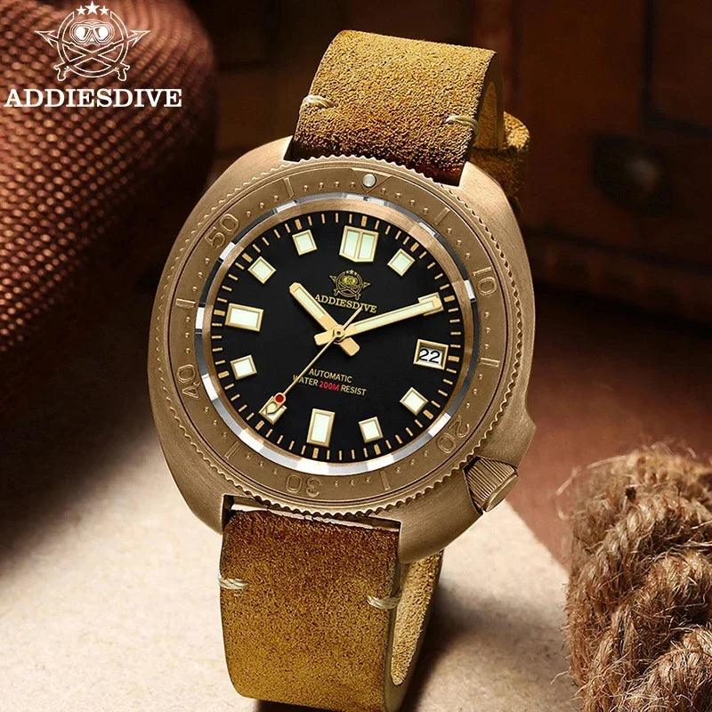 Luxury Automatic Mechanical Watch with Genuine Leather Strap for Diving to 200 Meters