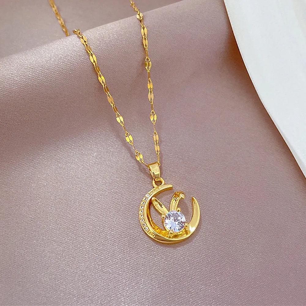 Luxury Crescent Moon Zircon Necklace