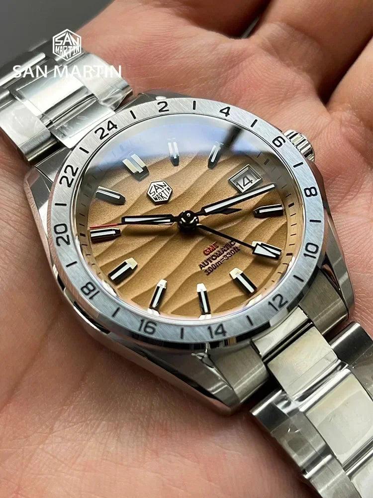 San Martin SN0129 New 39mm Desert Texture Luxury Men Watch NH34 GMT Automatic Mechanical Business Dress Sapphire 10Bar Luminous