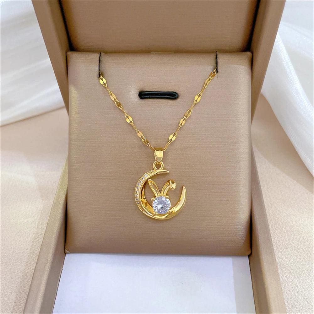 Luxury Crescent Moon Zircon Necklace