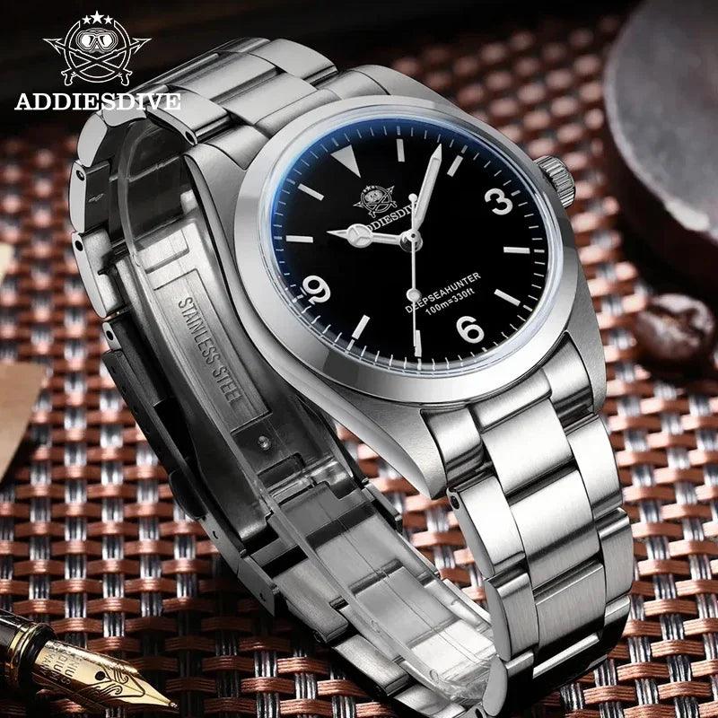 Stainless Steel Quartz Watch with Black Dial and Sapphire Bubble Mirror for Dive to 100 Meters