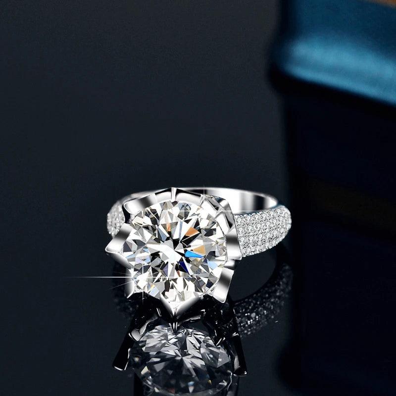 Luxury 5ct Round Flower Moissanite Stone Ring in 925 Sterling Silver for Couple